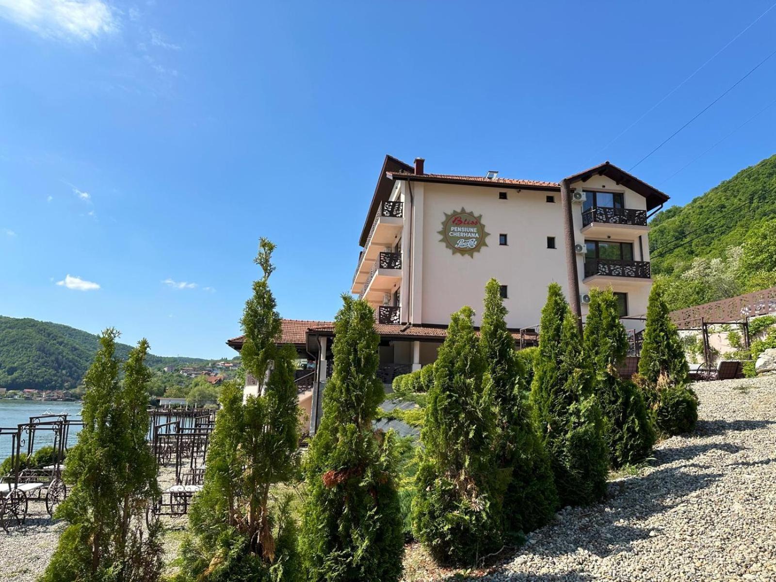 Bed and Breakfast Bliss Дубова Экстерьер фото