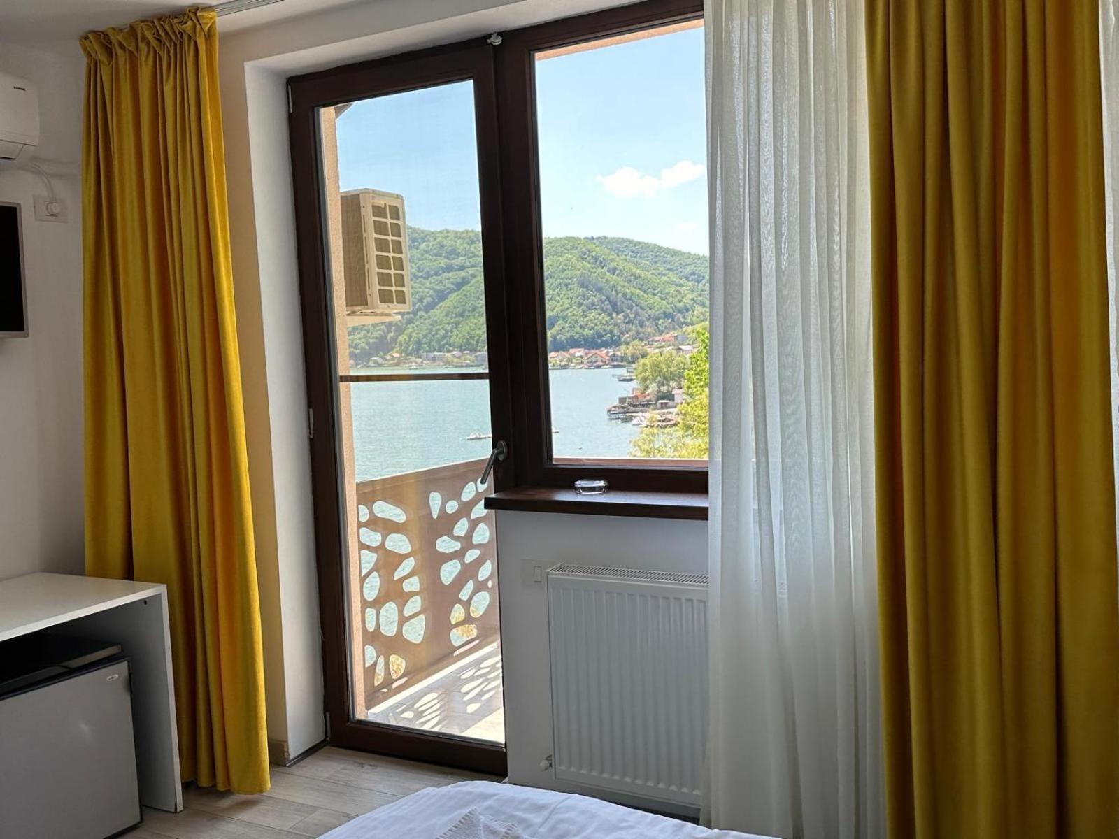 Bed and Breakfast Bliss Дубова Экстерьер фото